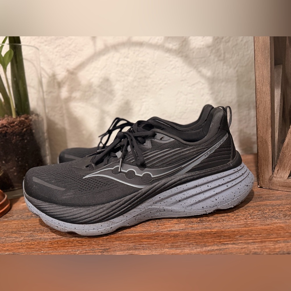 Saucony Hurricane 24 Running Shoes Men's Size 13 Black Shadow New Training